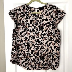 Ann Taylor flutter sleeve keyhole top